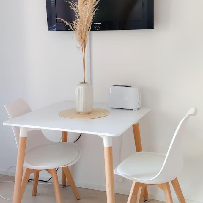 וואנטאה New Studio Pastel Near Helsinki Airport In Kivistoe מראה חיצוני תמונה